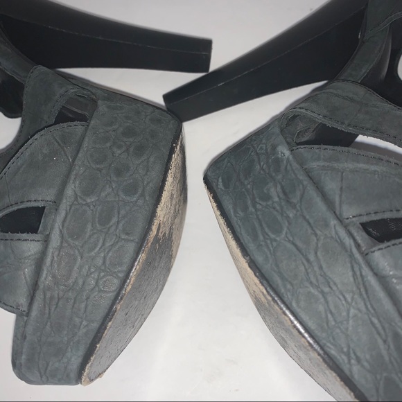 Thomas Wylde Black Leather Gold Stud Heels Sz 8 - Picture 8 of 15